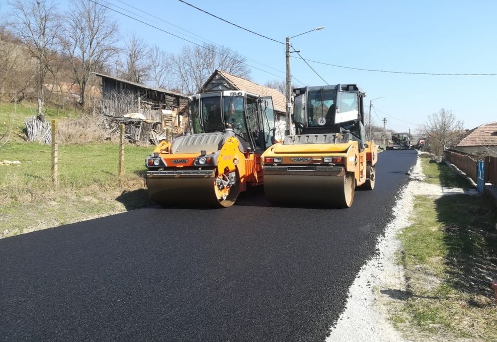 Au fost finalizate lucrările de asfaltare pe drumul județean 108C Gârbău – Aghireșu – Leghia