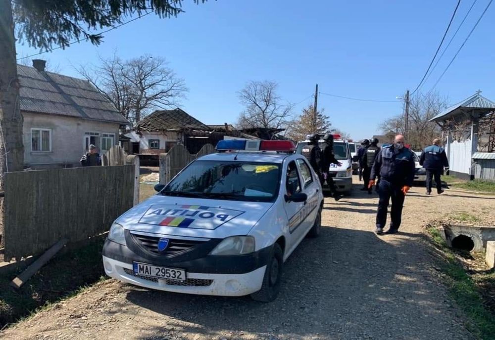 VIDEO | Acţiune la Turda pentru respectarea Ordonanţelor Militare! Oamenii au fugit în case când i-au văzut pe poliţişti