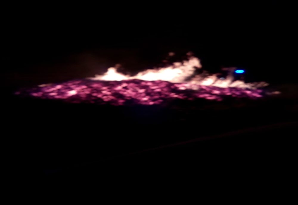 FOTO | Incendiu în Mărişel! Structură de lemn distrusă de flăcări