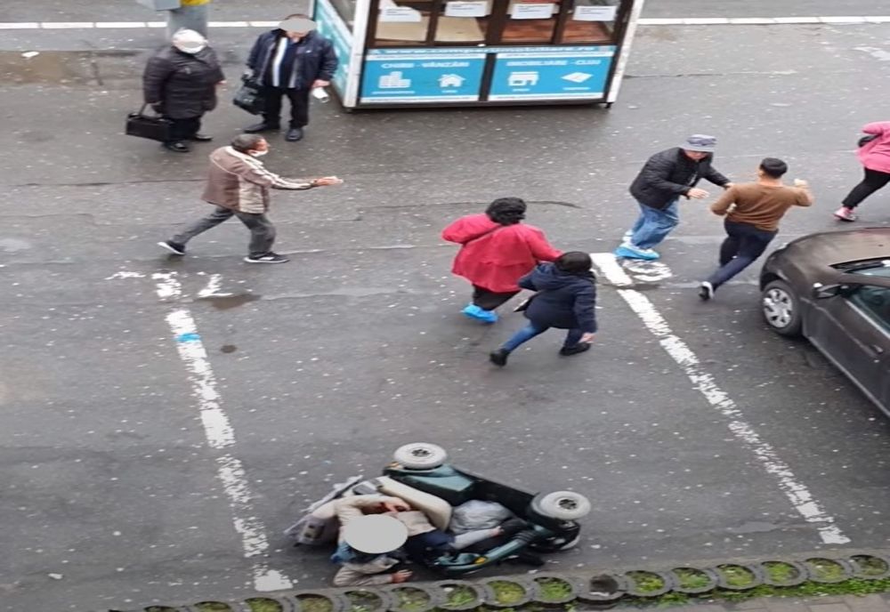 Bărbatul care a agresat o femeie aflată în cărucior cu rotile a fost reținut