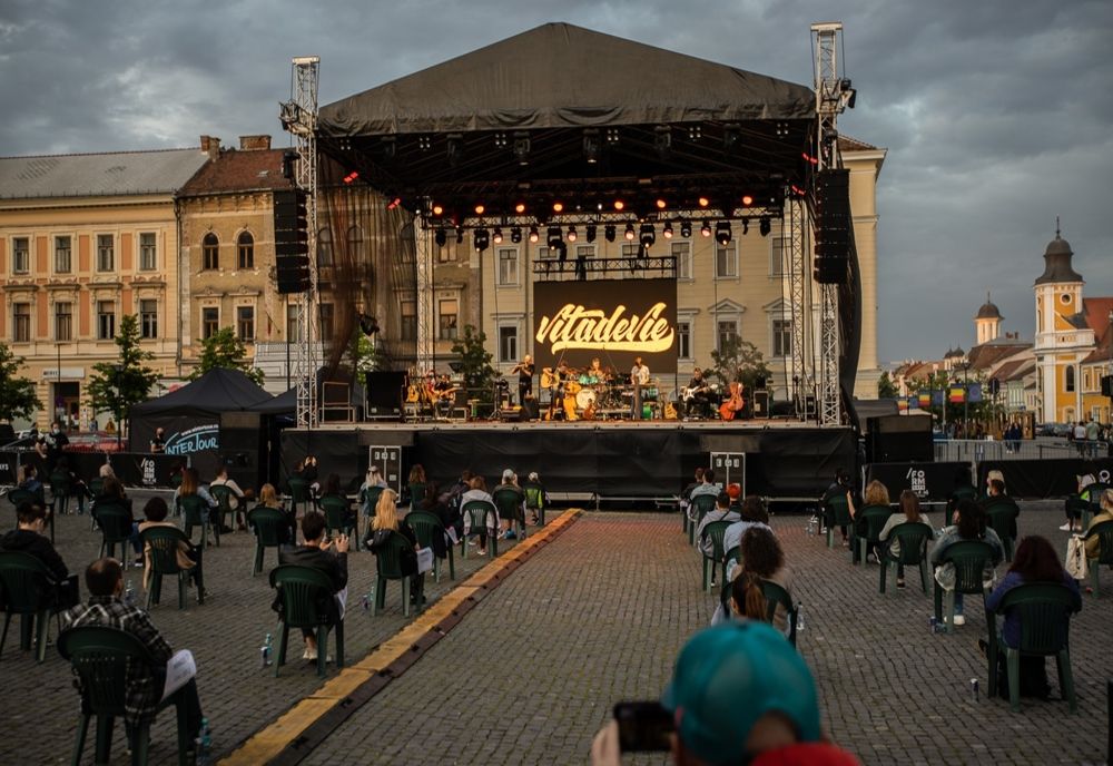 FOTO | Primul concert în aer liber, la Cluj-Napoca, în condiţii speciale de distanţare socială