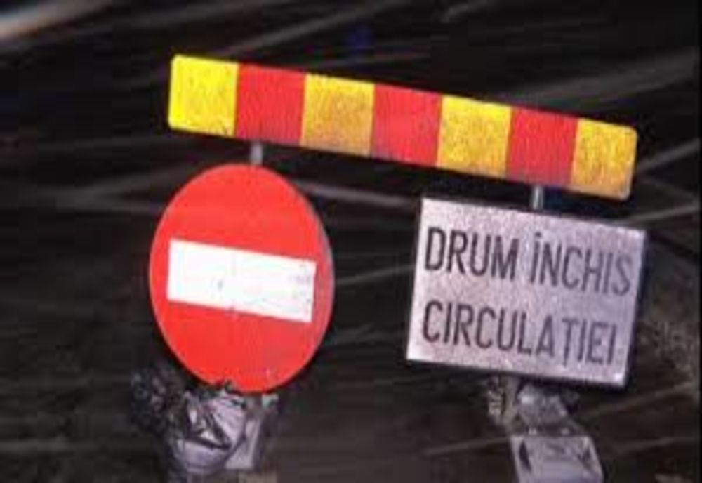 Circulație întreruptă pe două drumuri naționale și trei drumuri județene