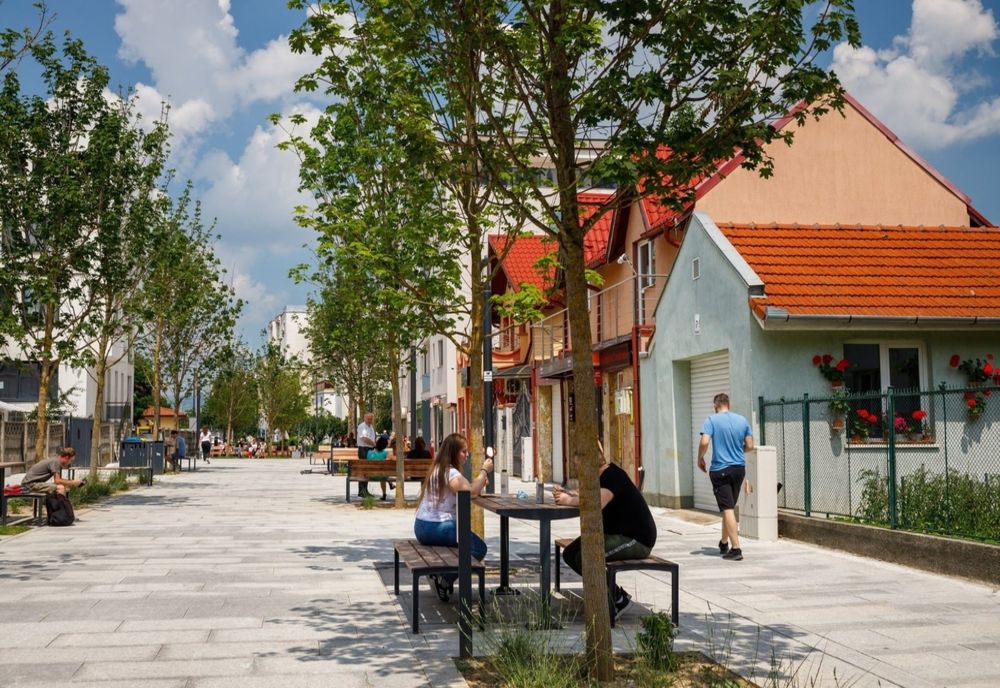 FOTO | Cluj-Napoca: prima stradă smart din România a fost finalizată