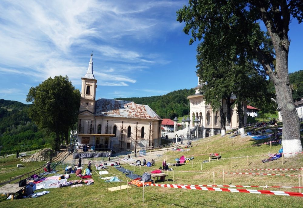 FOTO | A doua zi a ceremoniilor religioase la Nicula! Au actionat peste 200 jandarmi, polițiști, pompieri și voluntari