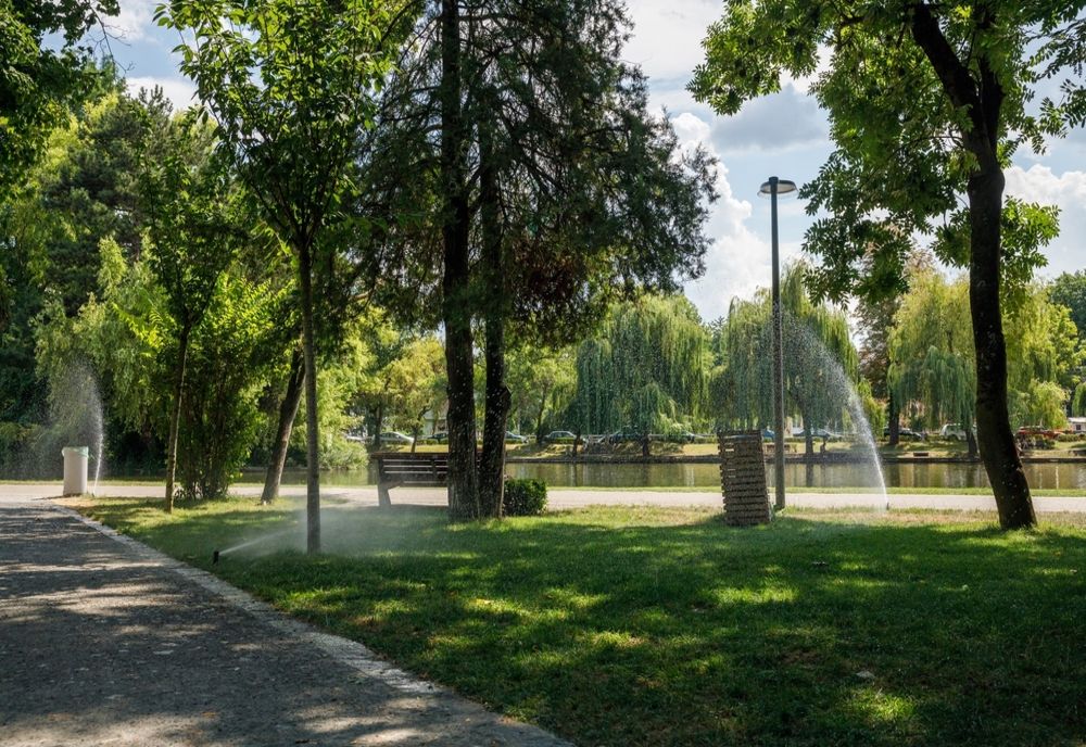 FOTO | Sistem inteligent de irigații în Parcul Central „Simion Bărnuțiu” din Cluj-Napoca