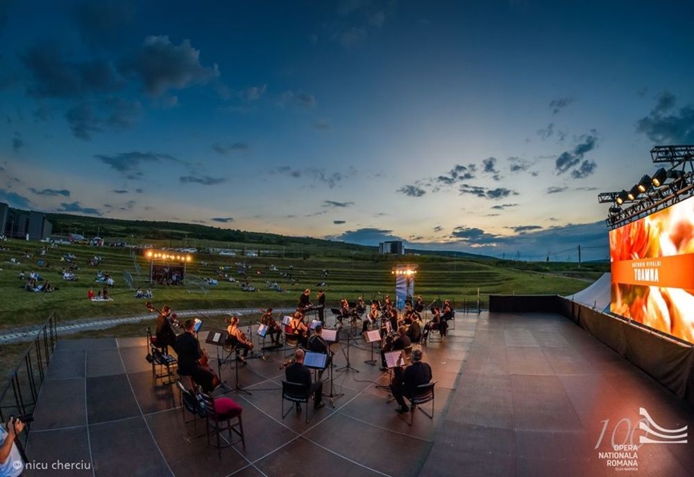 OPERA SUMMER HUB ne invită la Microstagiunea estivală în aer liber