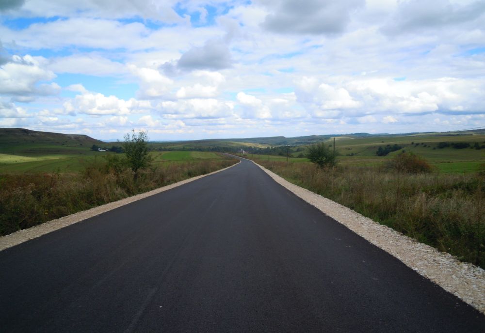 10 milioane de lei, bani suplimentari alocați de Consiliul Județean pentru lucrările de întreținere a drumurilor județene