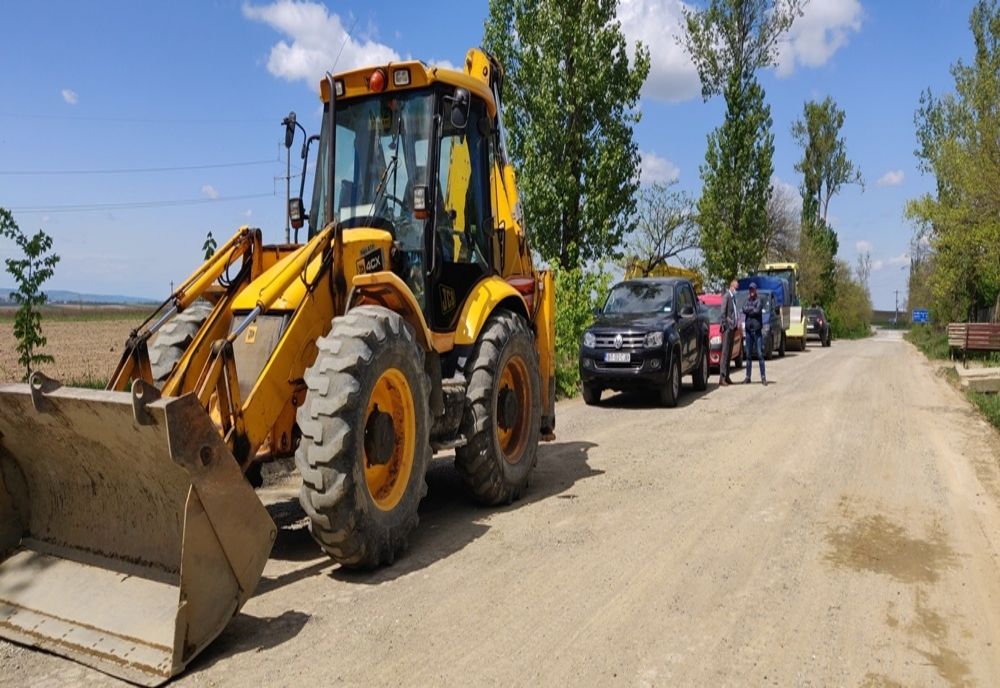 Lucrările de întreținere pe drumul judeţean 109V Satu Lung – Giula au intrat în faza de asfaltare