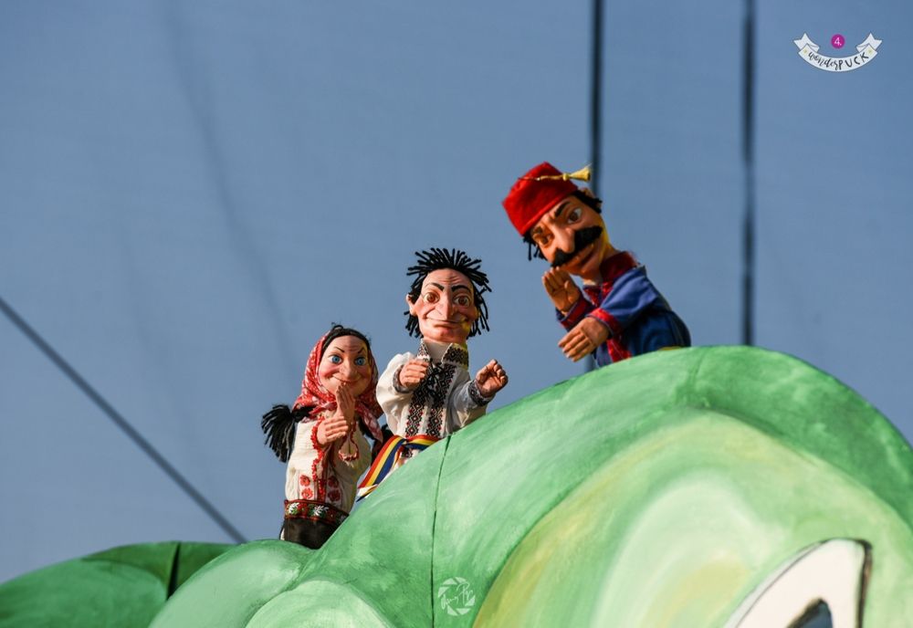 Premieră la Teatrul „Puck”: „Vasilache și Marioara în jurul lumii”