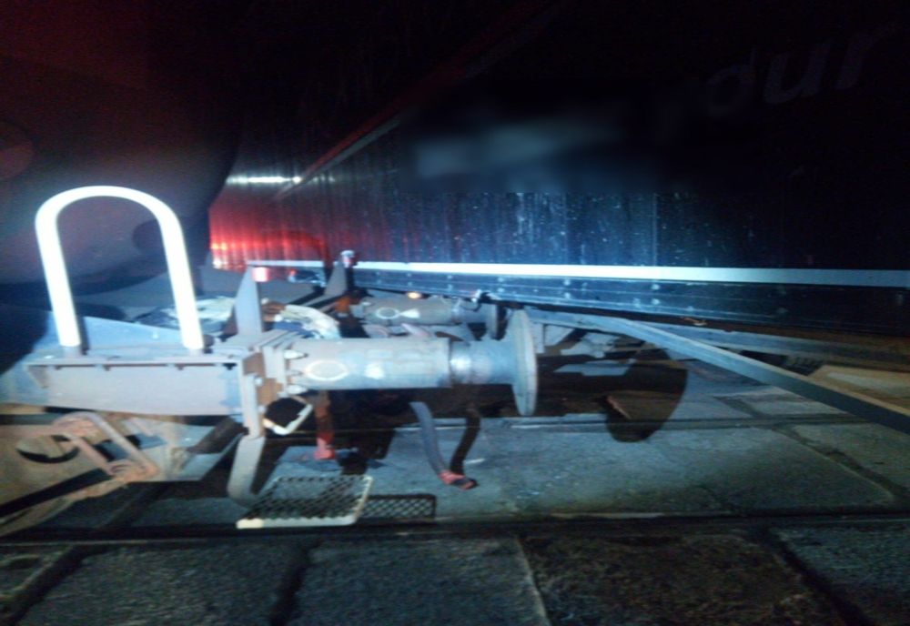  Accident feroviar în Cluj-Napoca: tren care transporta motorină lovit de un autocamion