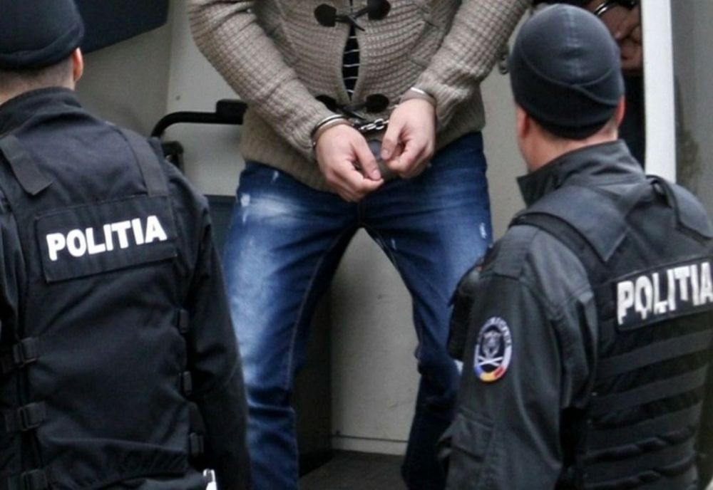 Bărbat dat în urmărire naţională prins în Huedin! Alte două persoane i-au împiedicat pe oamenii legii să îl aresteze