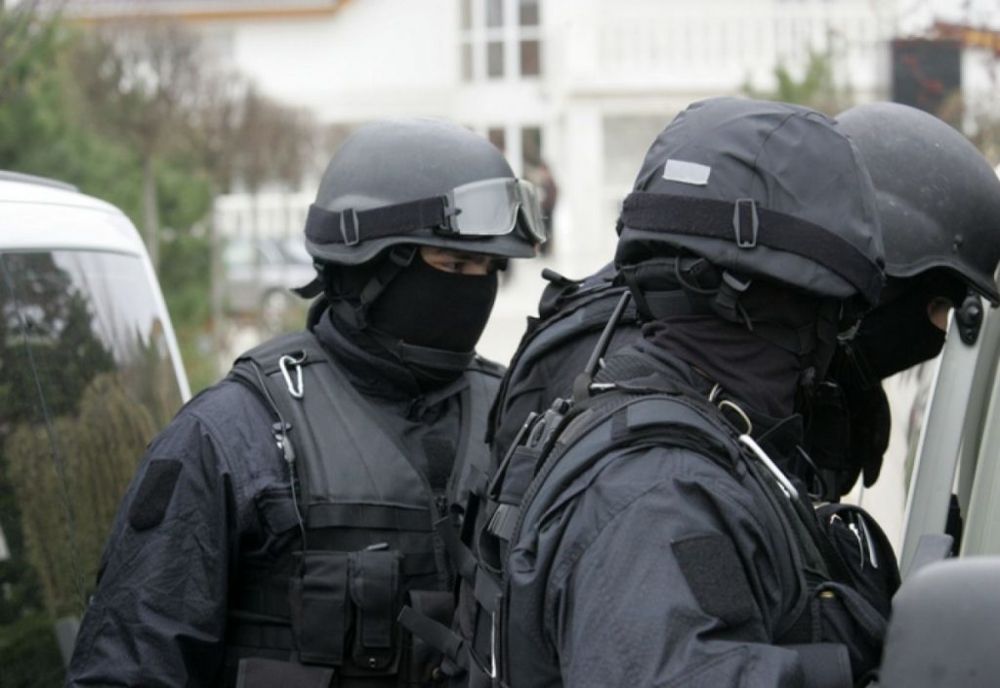 VIDEO | Percheziţii la Cluj într-un dosar de criminalitate informatică! Două persoane au fost arestate