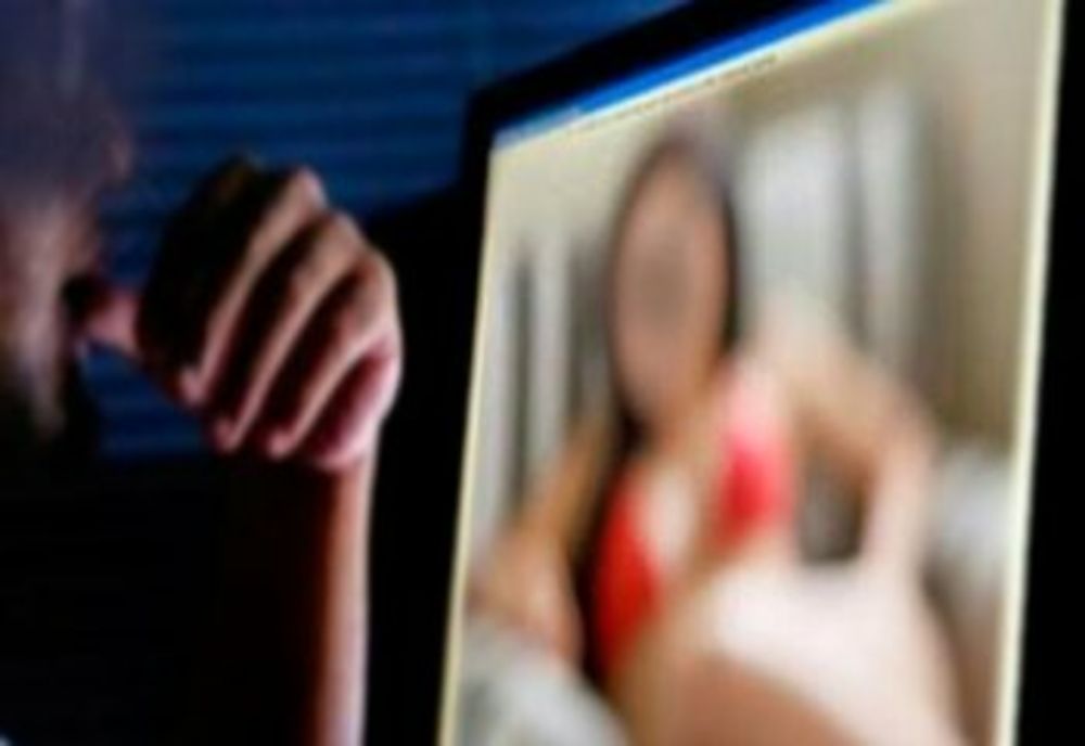 Minoră de 12 ani din Floreşti şantajată de un tânăr din Vrancea! Acesta o ameninţa că face publice fotografii compromițătoare 