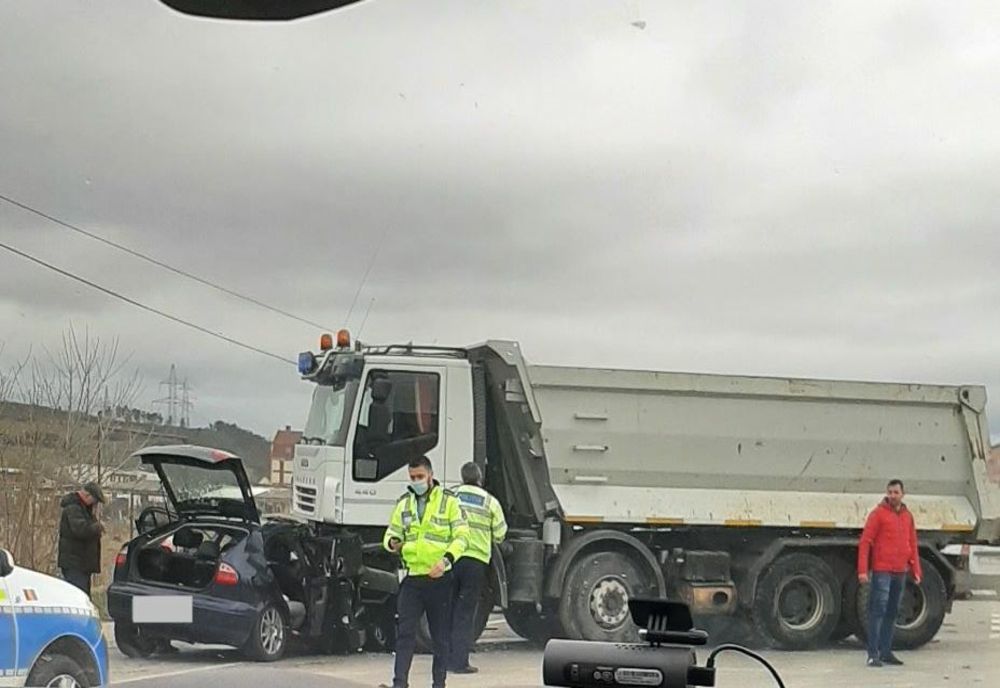 FOTO | Grav accident pe DN1 în judeţul Cluj! O persoană a murit, iar alte două sunt în stare gravă
