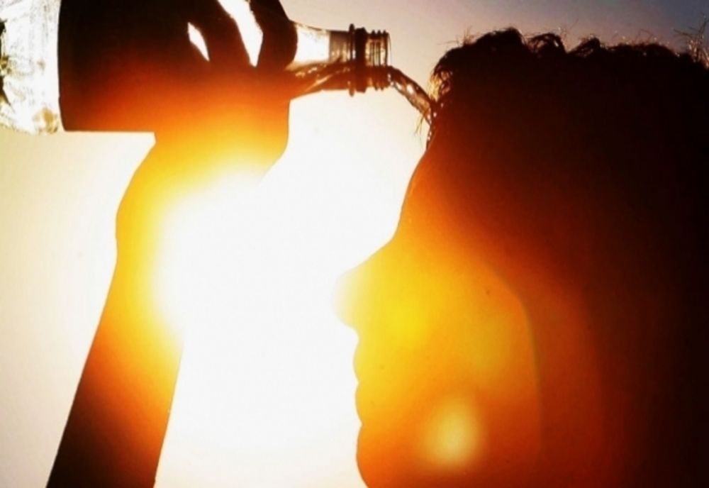 Ministerul Sănătății cere DSP-urilor să ia toate MĂSURILE necesare pentru reducerea riscurilor medicale cauzate de caniculă