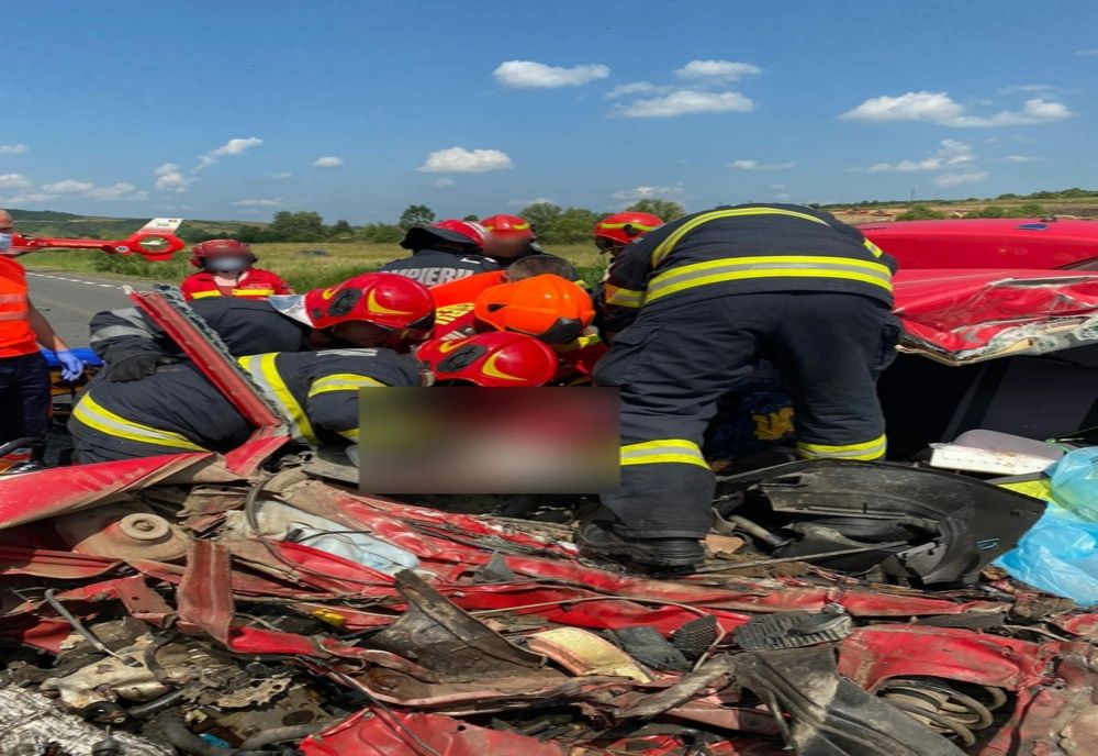 VIDEO | Grav accident pe DN1F între Cluj şi Zalău! Un bărbat a murit, o femeie şi un copil au fost răniţi