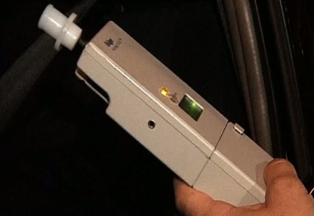 Clujean, prins băut și fără permis la volan, în Baia Sprie