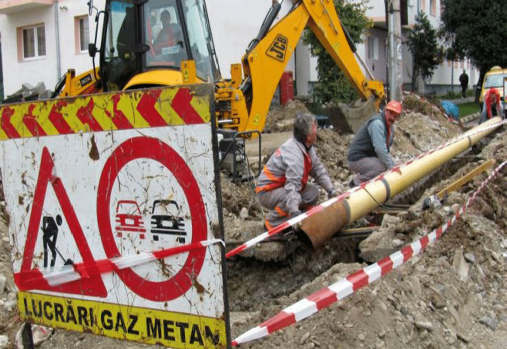 Doi bărbaţi grav răniţi după ce au fost prinşi sub un maldăr de pământ! A fost solicitat elicopterul SMURD