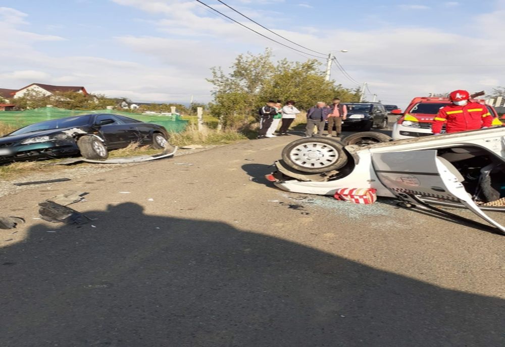 Inconştiență la volan! Accident provocat de un taximetrist beat care transporta persoane (FOTO)