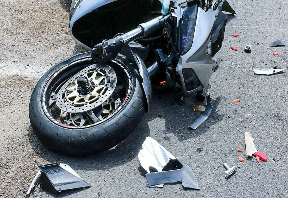 Accident pe Meseș provocat de un tânăr din Cluj! Un motociclist de 18 ani a ajuns la spital