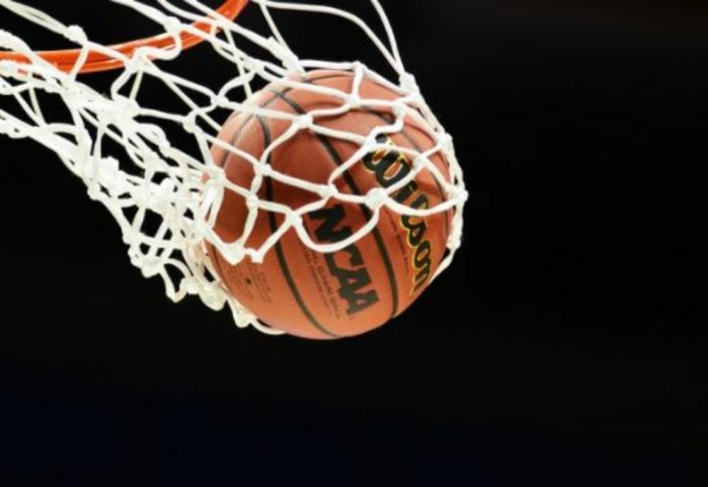 Baschet cu suflet: Jucători U-BT aruncă la coș împreună cu tineri instituționalizați din Cluj