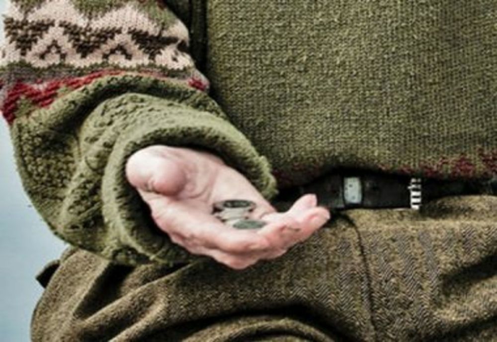 Bărbat din Cluj arestat după ce a obligat o persoană, timp de mai mulţi ani, să cerşească pe străzi