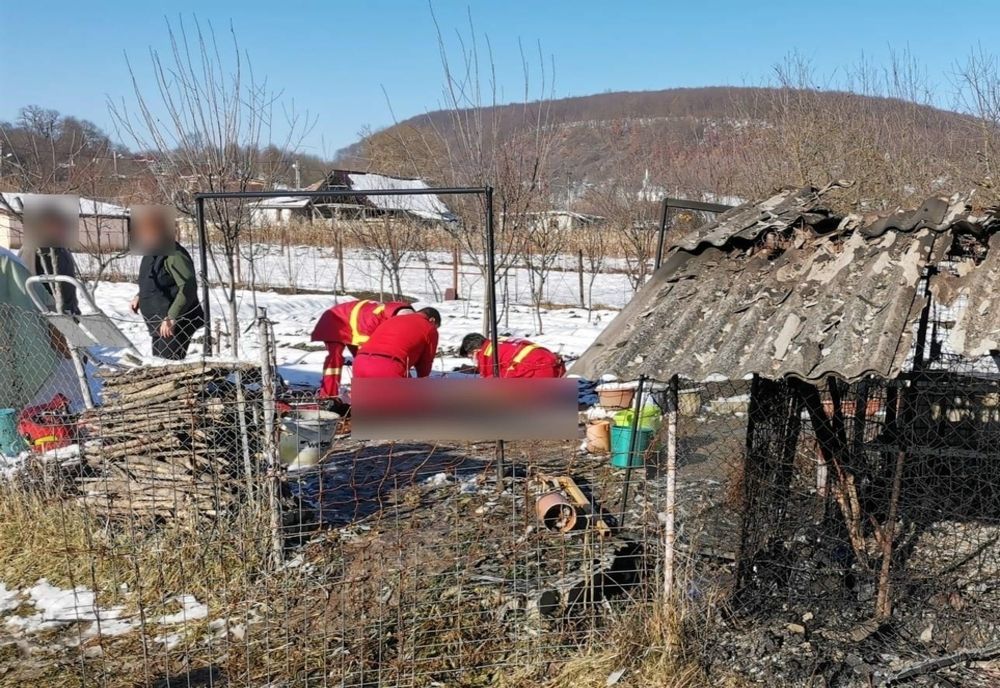 Tragedie într-un sat din judeţul Cluj! Un bărbat şi-a pierdut viaţa într-un incendiu (FOTO)