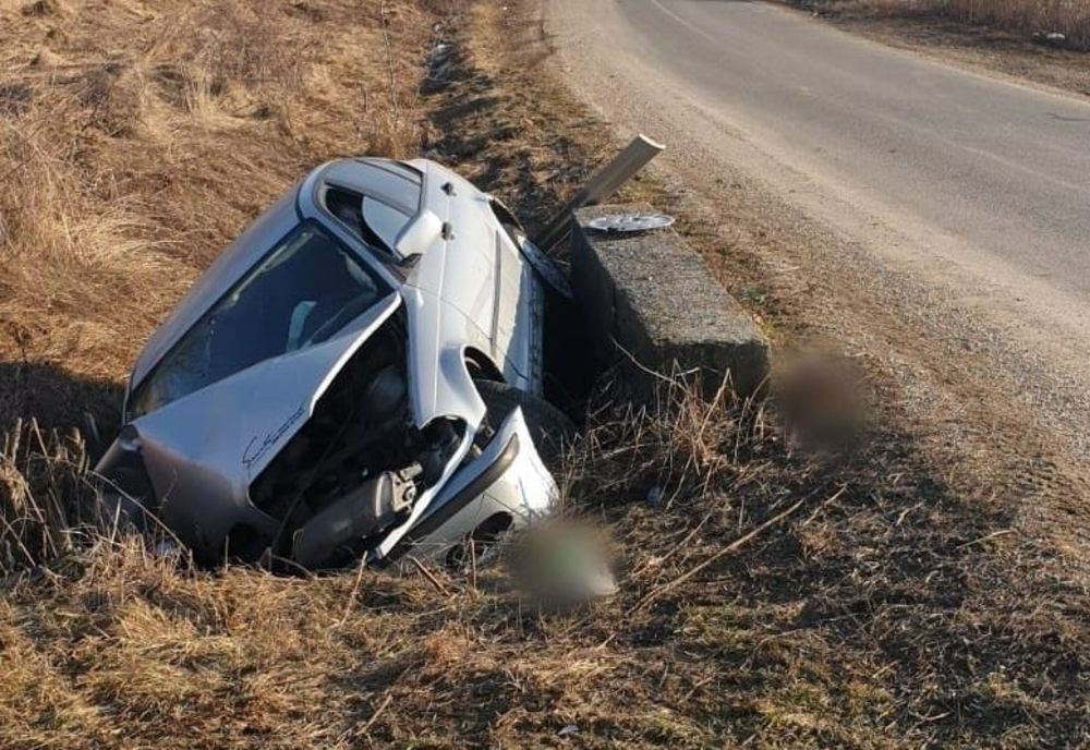 Grav accident în Panticeu! Un bărbat şi o femeie au suferit răni (FOTO)