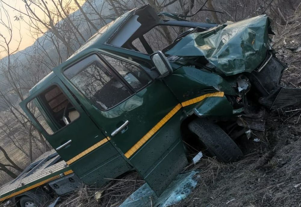 Grav accident în judeţul Cluj! Un şofer a murit, iar alte 6 persoane au fost rănite (FOTO)