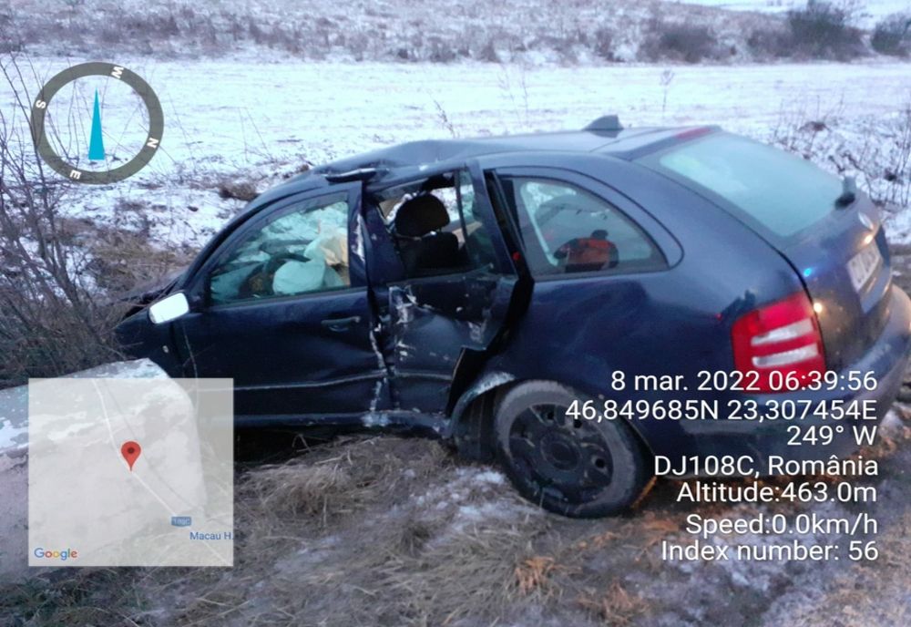 Accident într-un sat din judeţul Cluj! Două persoane au fost rănite (FOTO)