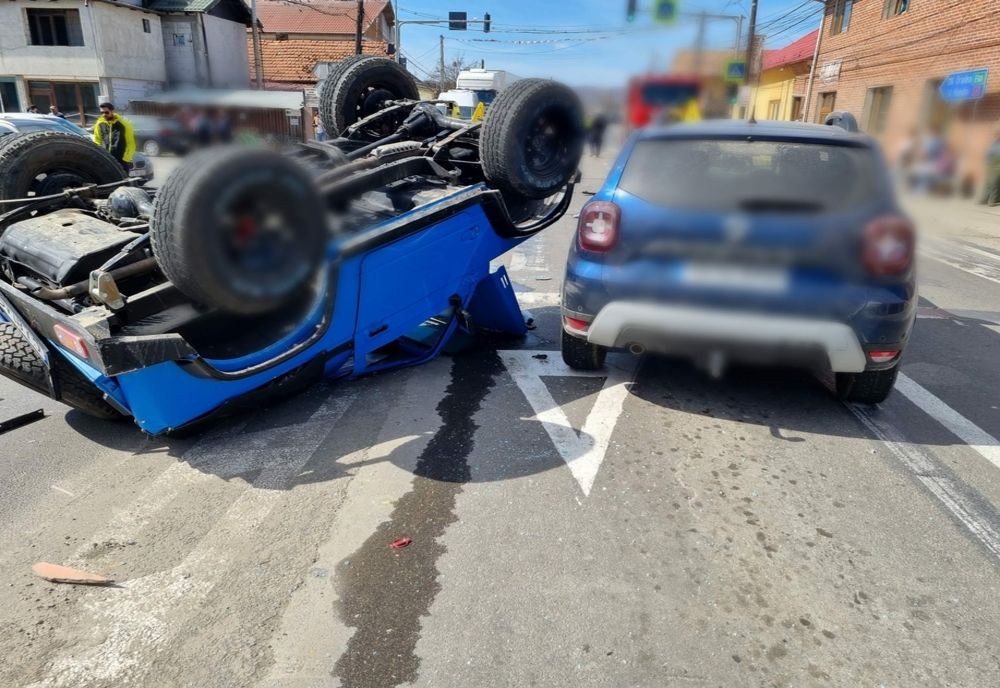 Accident cu trei mașini în Gilău provocat de un bărbat băut și fără permis de conducere
