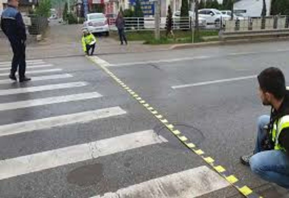 Tânăr de 17 ani lovit de o maşină pe o stradă din Cluj-Napoca