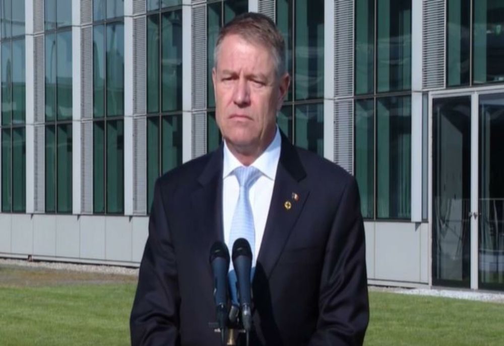 Ziua Drapelului Naţional. Iohannis: Drapelul ne reaminteşte, în mod simbolic, de valorile fundamentale ale naţiunii noastre