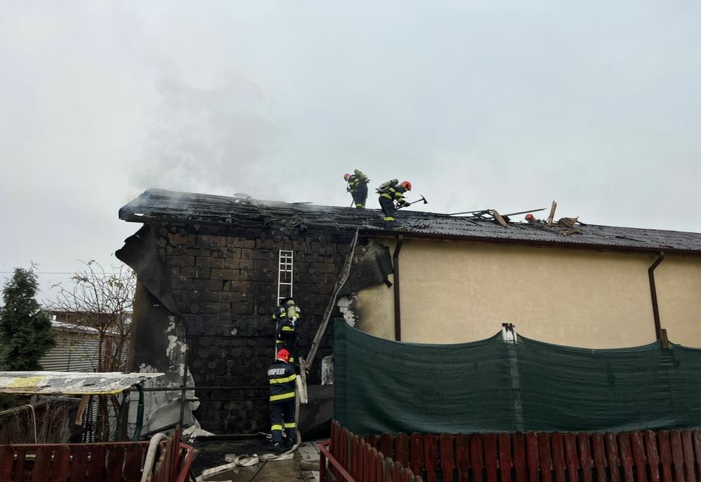 Incendiu la un spaţiu de birouri din Cluj-Napoca (FOTO)