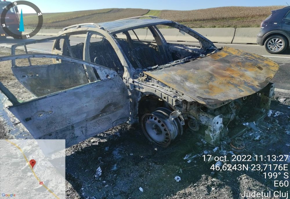 Maşină distrusă de un incendiu intre Copăceni și Tureni (FOTO)