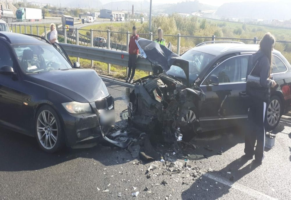 Accident pe nodul rutier al autostrăzii A3! Opt persoane au primit îngrijiri medicale (FOTO)