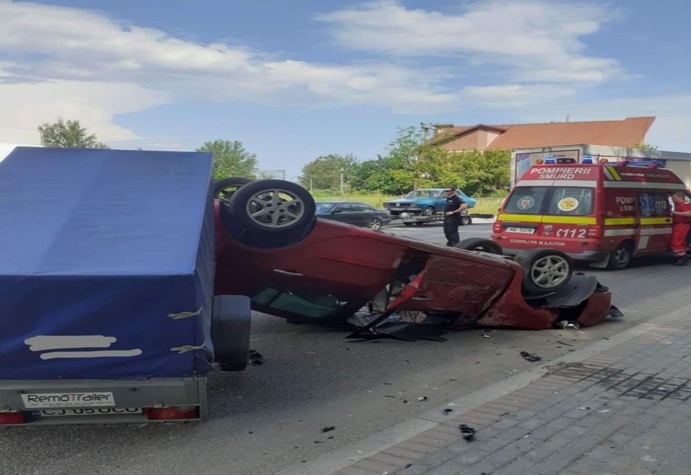 Doi răniţi în Dej după un accident cu două maşini (FOTO)