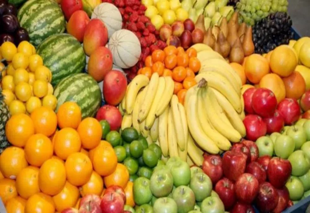 Fructe și legume aduse din străinătate, vândute în magazinele de la noi cu etichetă românească