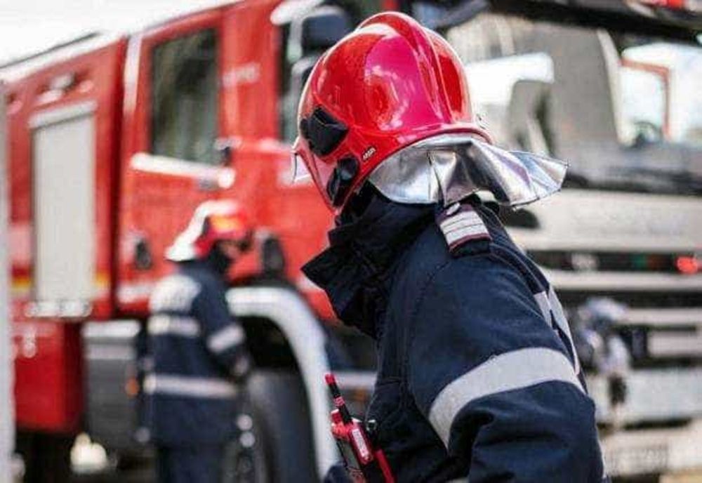 INCENDIU LA O CLĂDIRE AFLATĂ ÎN REABILITARE, A ȘCOLII GIMNAZIALE ”IULIU HAȚIEGANU”