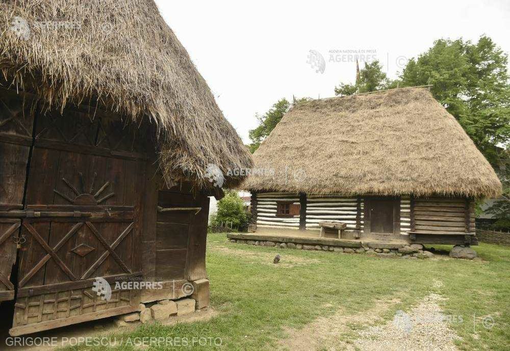 TÂRGUL MEȘTERILOR POPULARI, DE SFINȚII APOSTOLI PETRU ȘI PAVEL, LA MUZEUL SATULUI