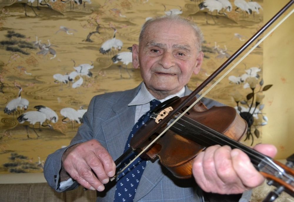 DE ZIUA LUI, CEL MAI VÂRSTNIC CLUJEAN, VETERAN DE RĂZBOI, ESTE AVANSAT GENERAL