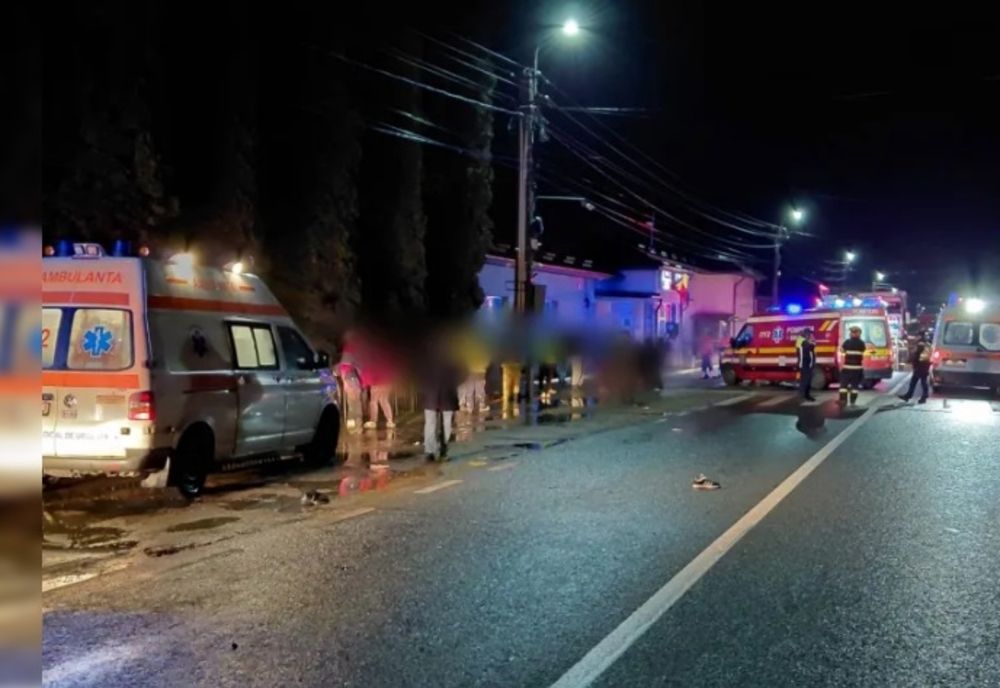 Accident violent în Cluj. Trei tineri au fost spulberaţi pe trecerea de pietoni de un şofer băut