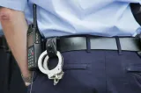 Bărbat din Cluj, arestat preventiv după acuzații grave. Ar fi publicat imagini intime cu fosta parteneră și și-ar fi agresat familia