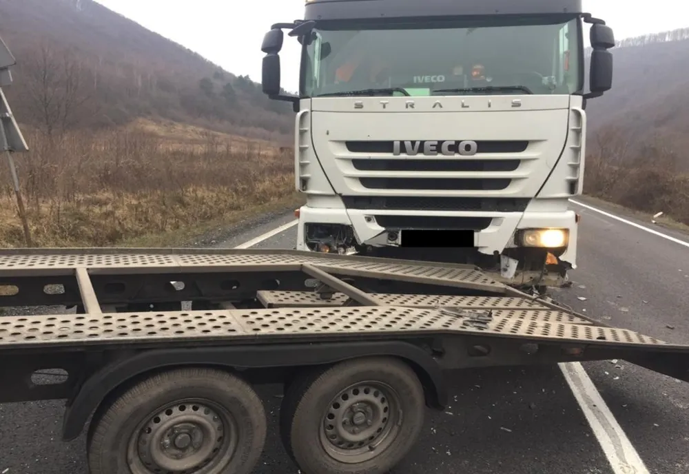 FOTO | Accident cu trei camioane şi o autoutilitară! Traficul între Cluj şi Oradea a fost blocat trei ore