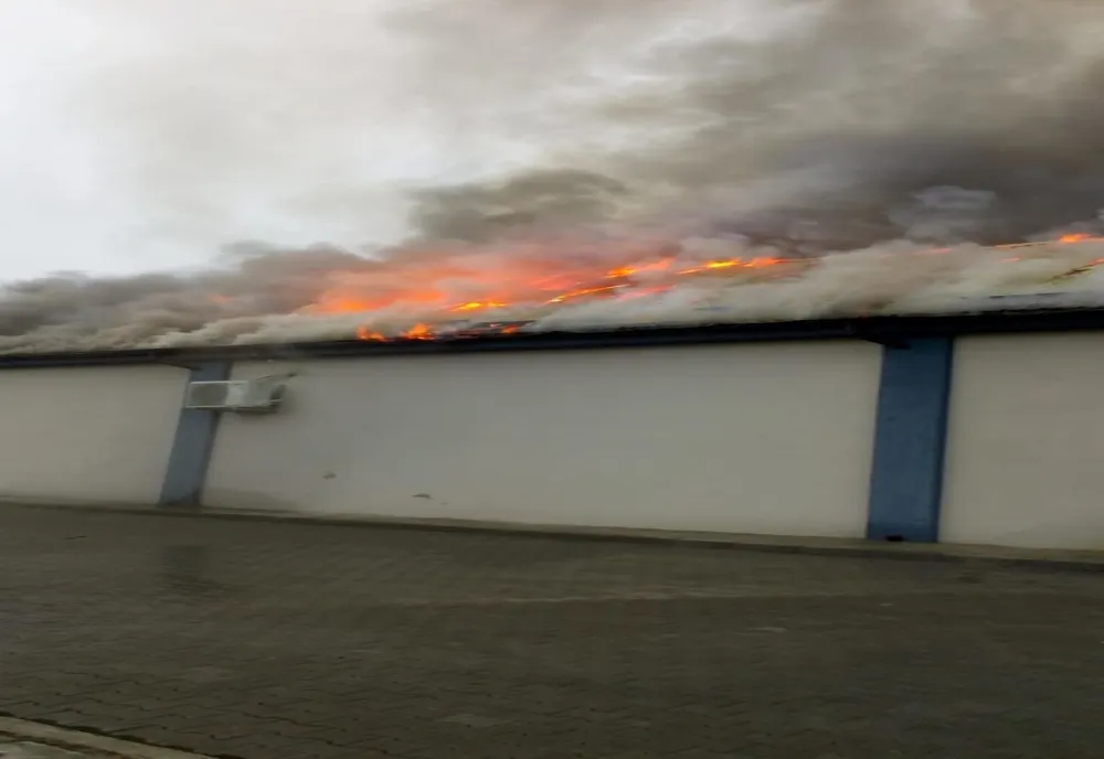 Încă o amendă pentru cântăreaţă Angela Rusu! Sala de evenimente distrusă de un incendiu nu avea autorizaţie de construcţie