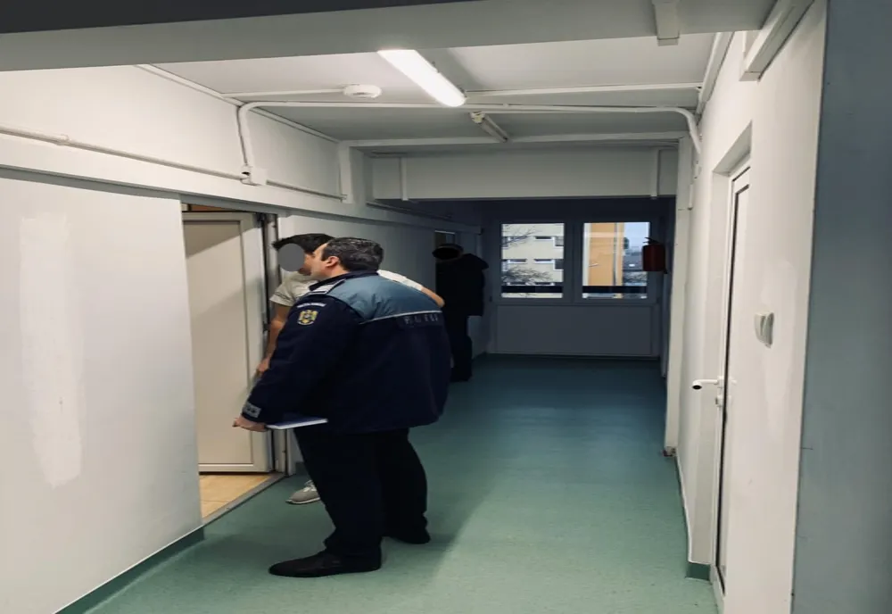 900 de studenţi români şi străini au fost legimitati de poliţiştii clujeni în cadrul unei ample acţiuni (FOTO)