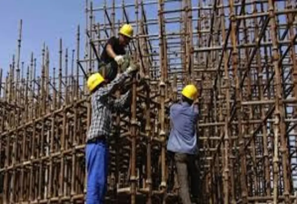 Marea Britanie închide ușa instalatorilor polonezi și constructorilor români