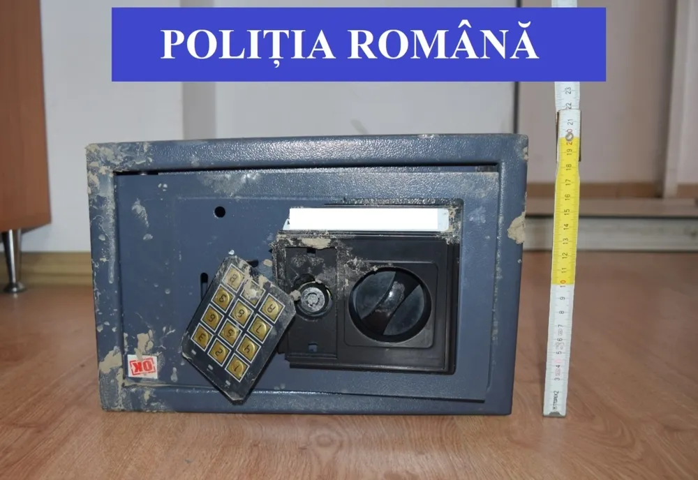 (FOTO) Jaf la într-o sală de "păcănele". Au furat seiful cu bani