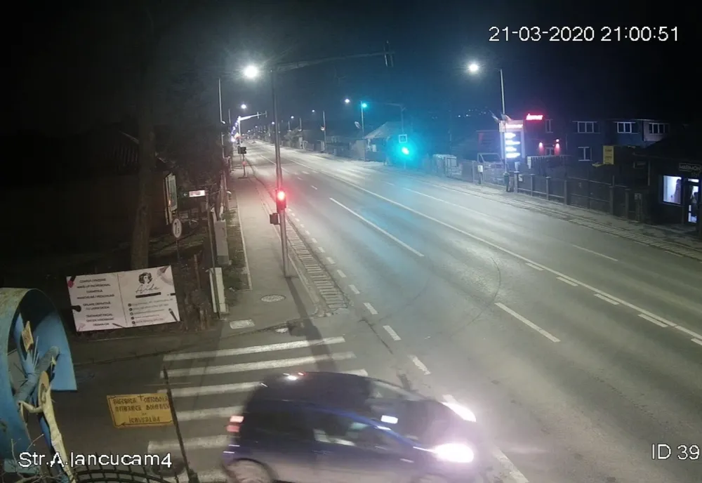 FOTO | Şoferiţă căutată de poliţiştii clujeni după ce a lovit o tânără cu maşina