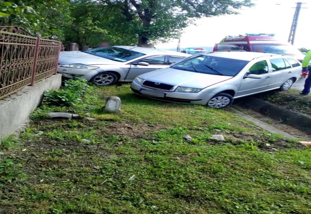 FOTO | Accident rutier în Mica! Două femei au ajuns la spital